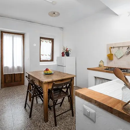 Al Vicolo Del Gallo * Varallo